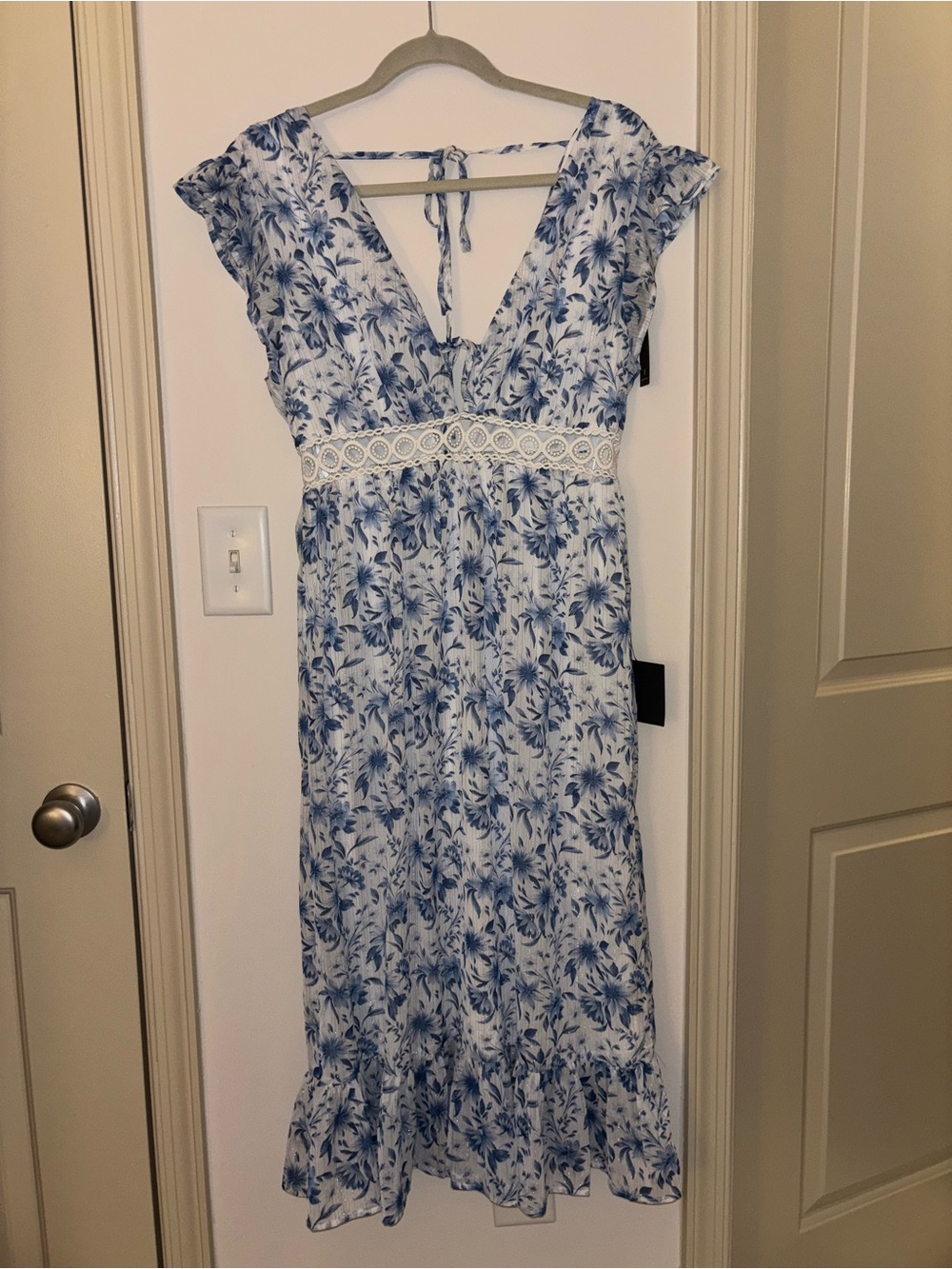 Lulus blue floral maxi dress S